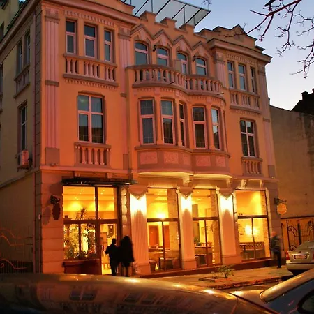 Family Chiplakoff ブルガス